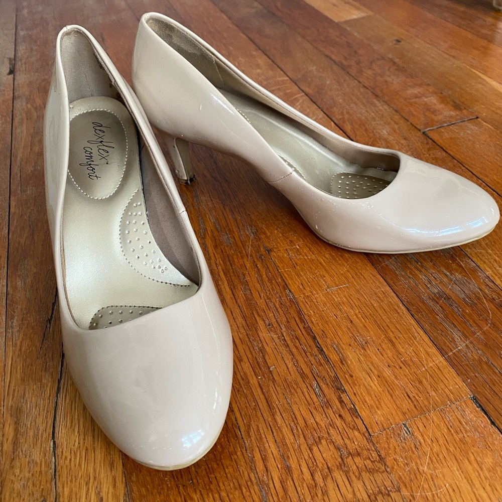 Easy Street Women's Cream Heels Pumps Sz 8
